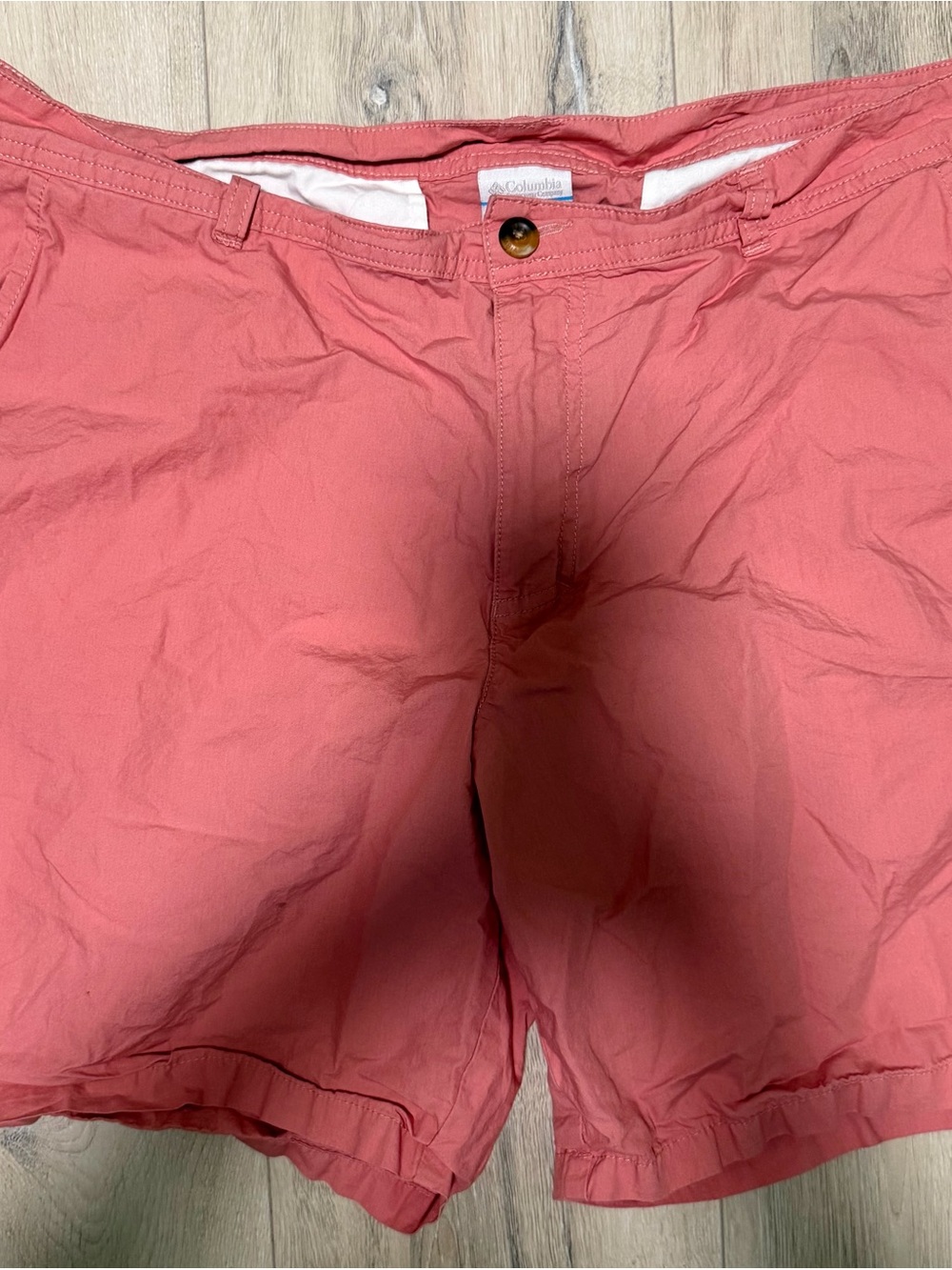 Columbia Men's Coral Pink Flat-Front Shorts